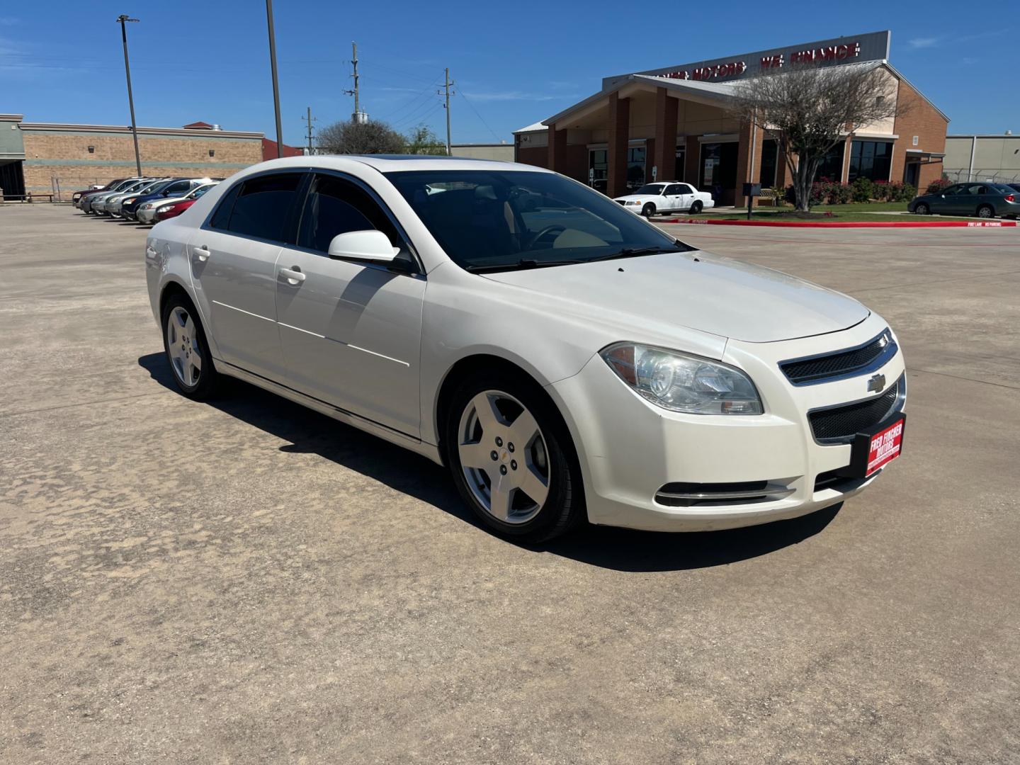 2010 white /black Chevrolet Malibu 2LT (1G1ZD5E7XAF) with an 3.6L V6 DOHC 24V engine, 6-Speed Automatic transmission, located at 14700 Tomball Parkway 249, Houston, TX, 77086, (281) 444-2200, 29.928619, -95.504074 - Photo#0